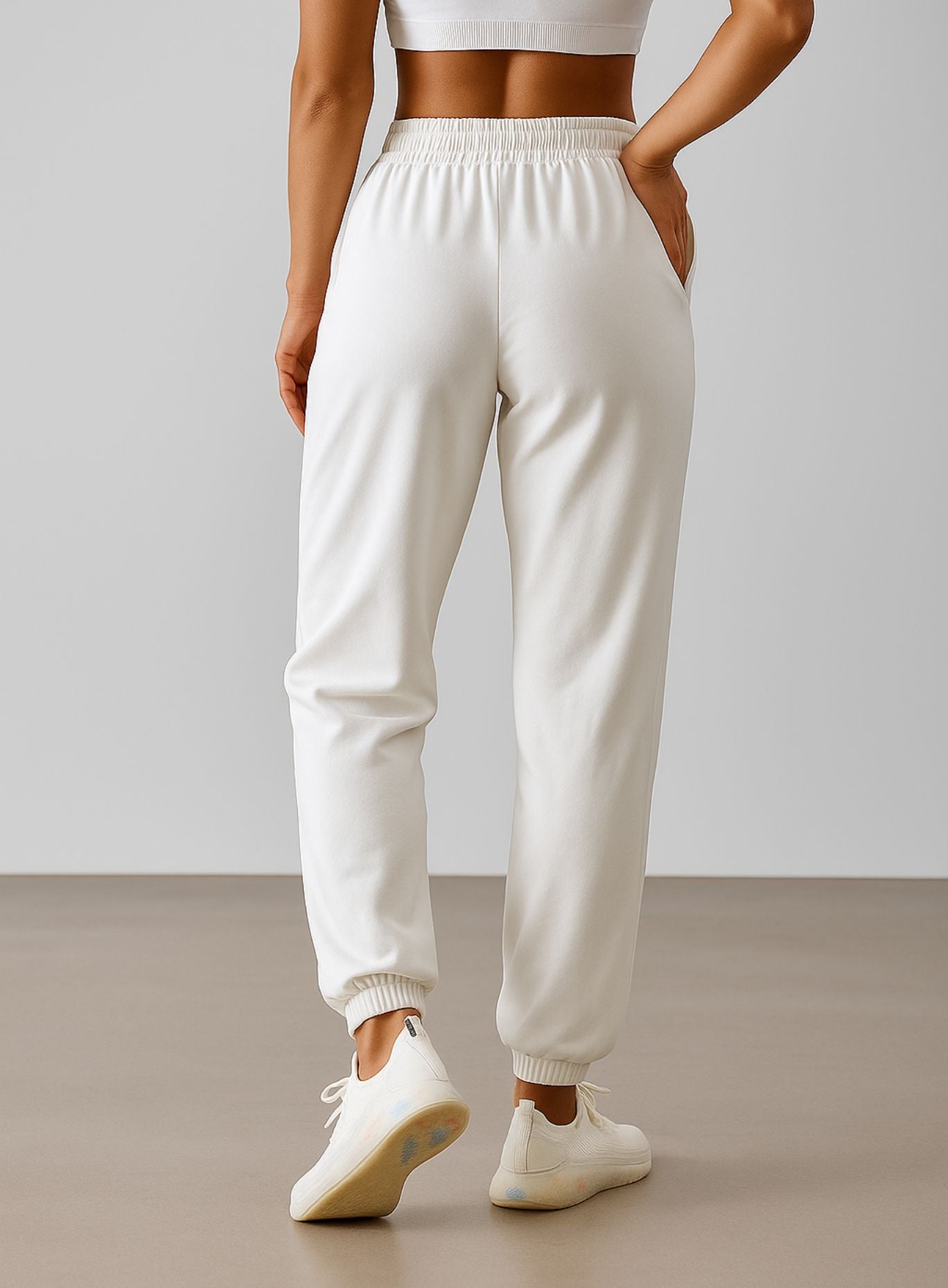 FlexTrail Loose Jogger - White