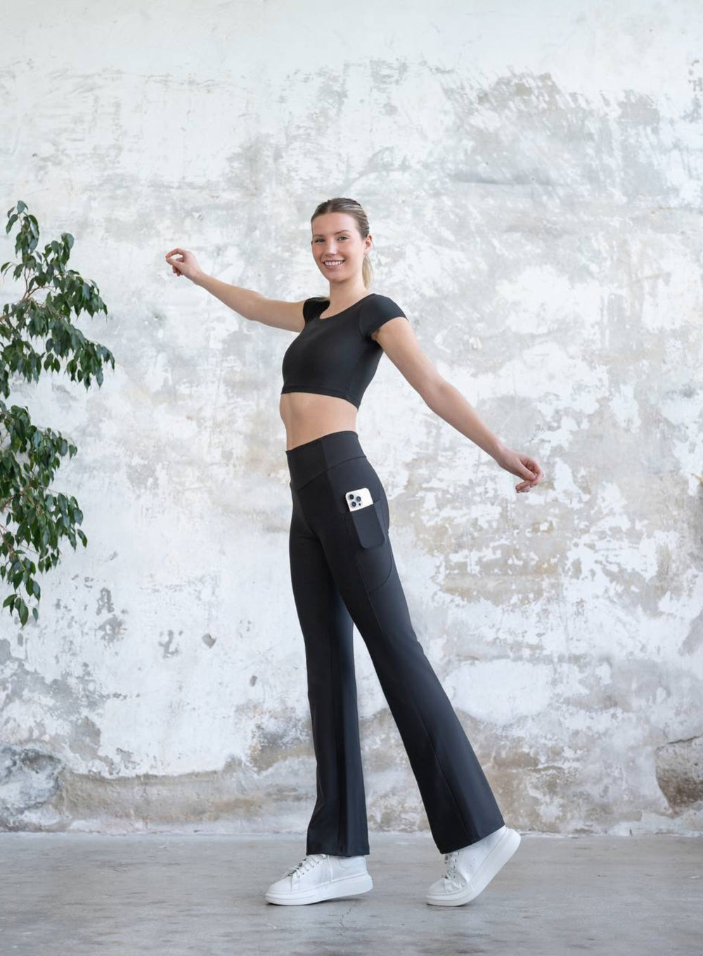 GERD - PocketFlow Wide - Leg Legging - Black - VECTOR SPORTSWEAR