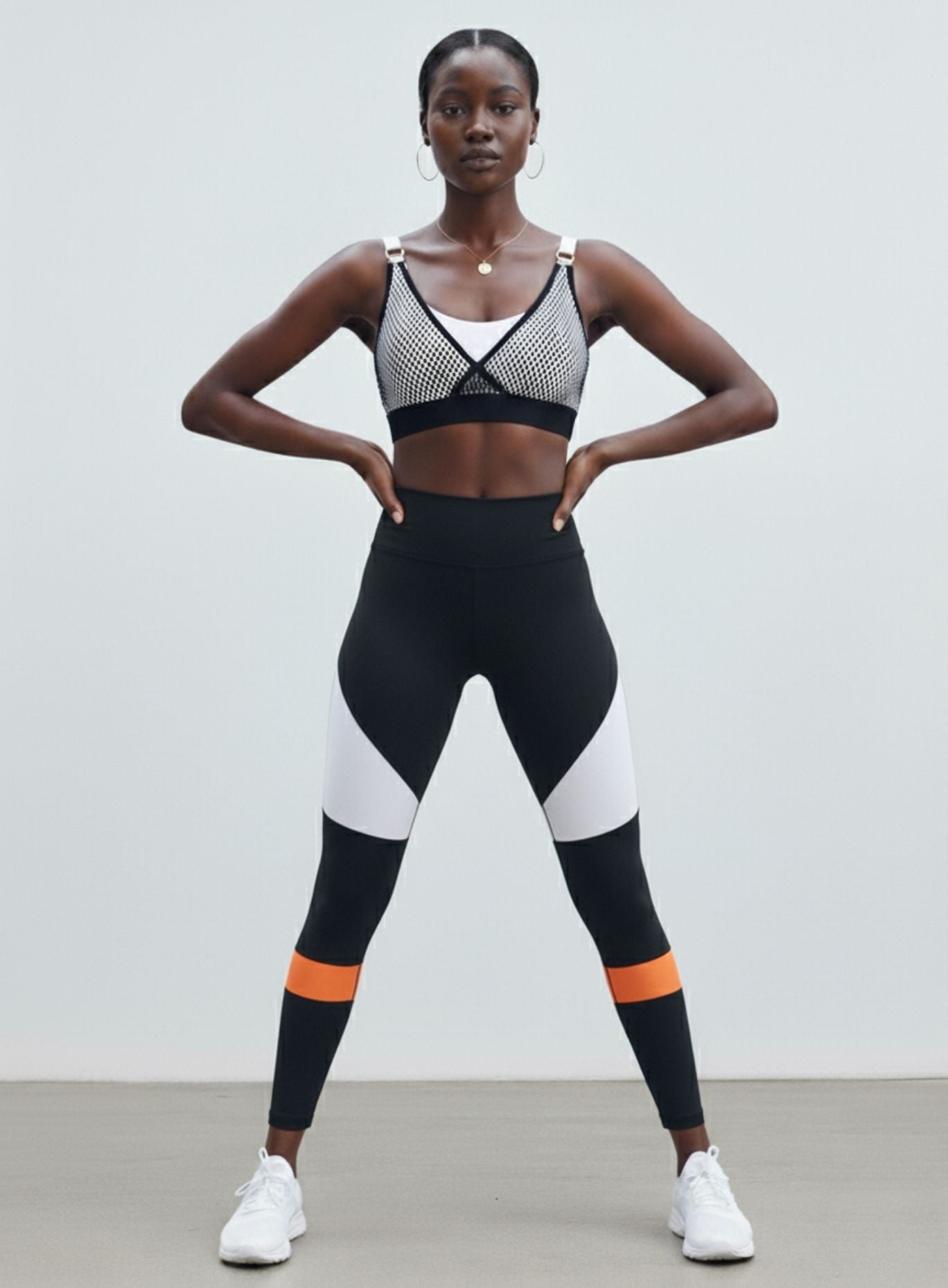Performance Mesh Sports Bra - Black & White