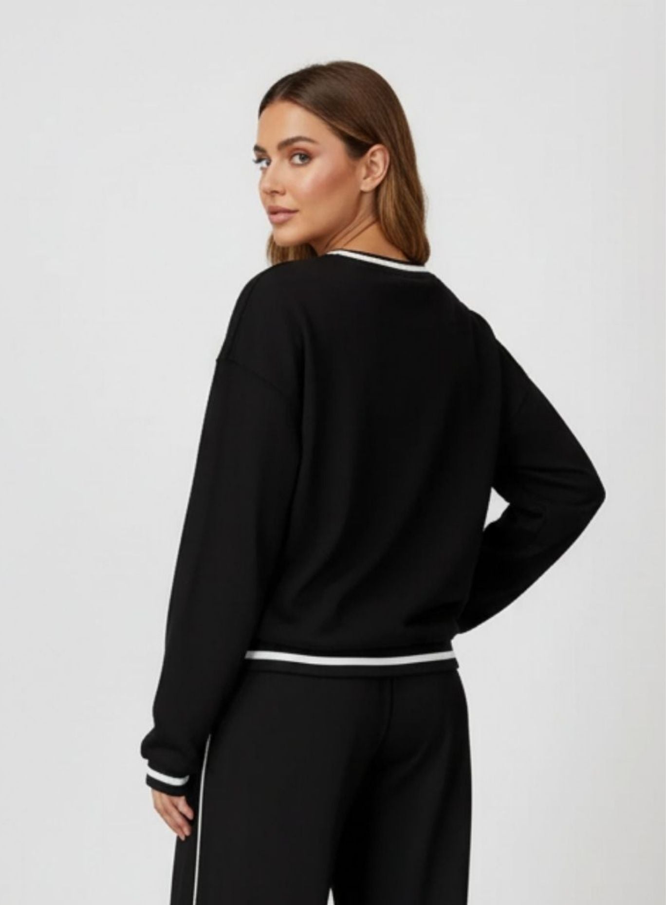 Casual Loose Fit Sweater - Black Secondary image
