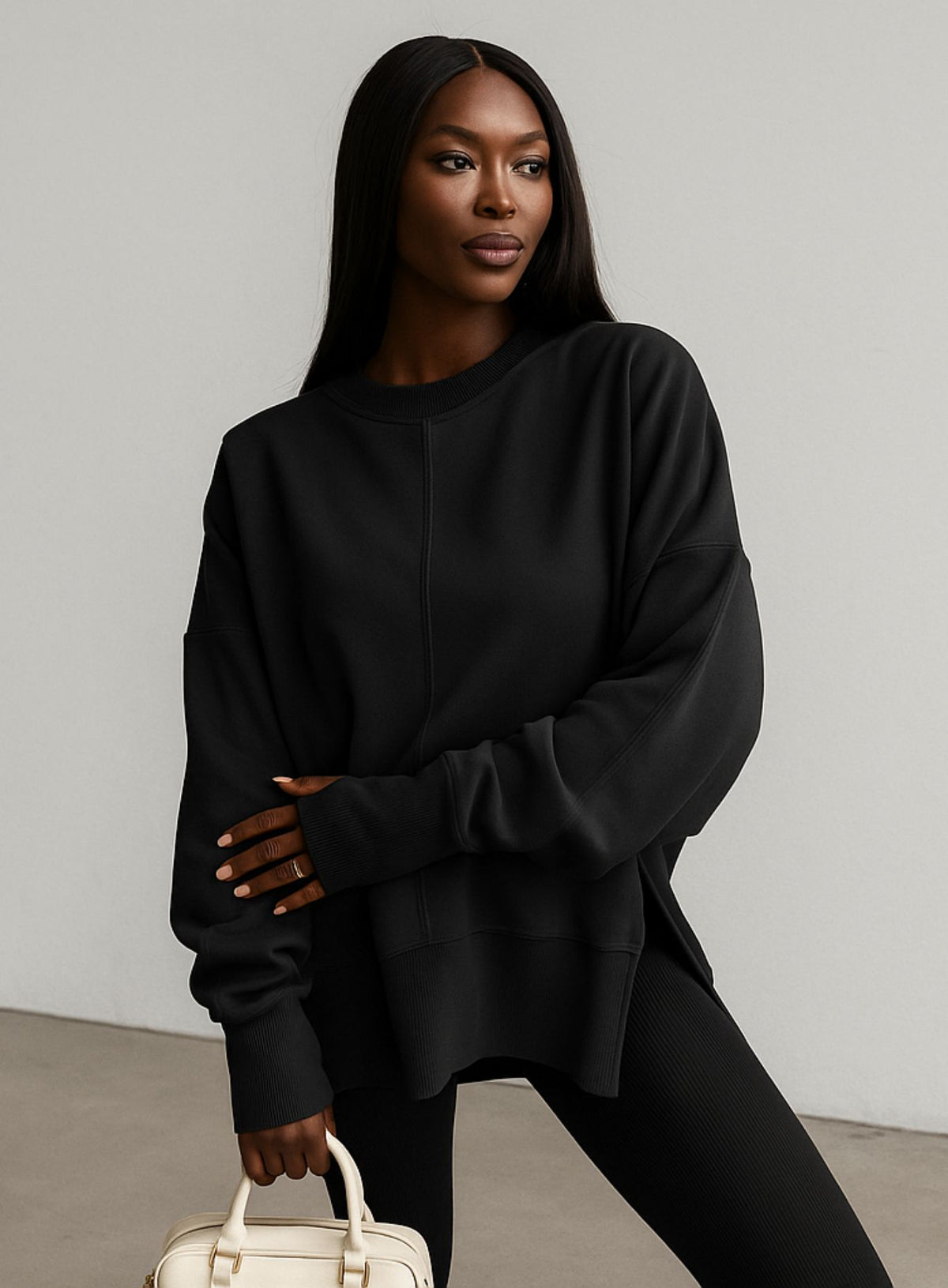 Oversized Round Neck Pullover - Black