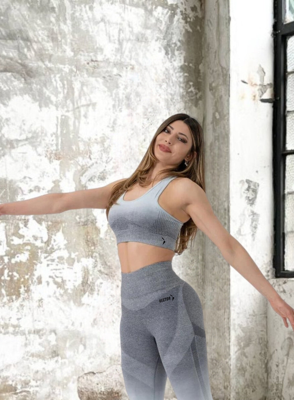 HERA - HYDRAFIT SEAMLESS SPORTS BRA - SHADED GREY - VECTOR SPORTSWEAR