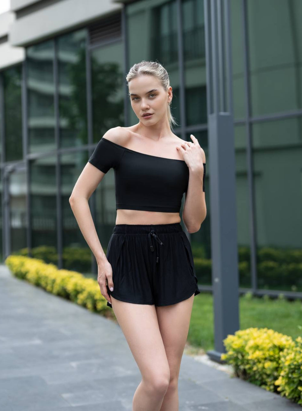 SKADI - OFF SHOULDER SHORT SLEEVE CROP TOP - BLACK - VECTOR SPORTSWEAR