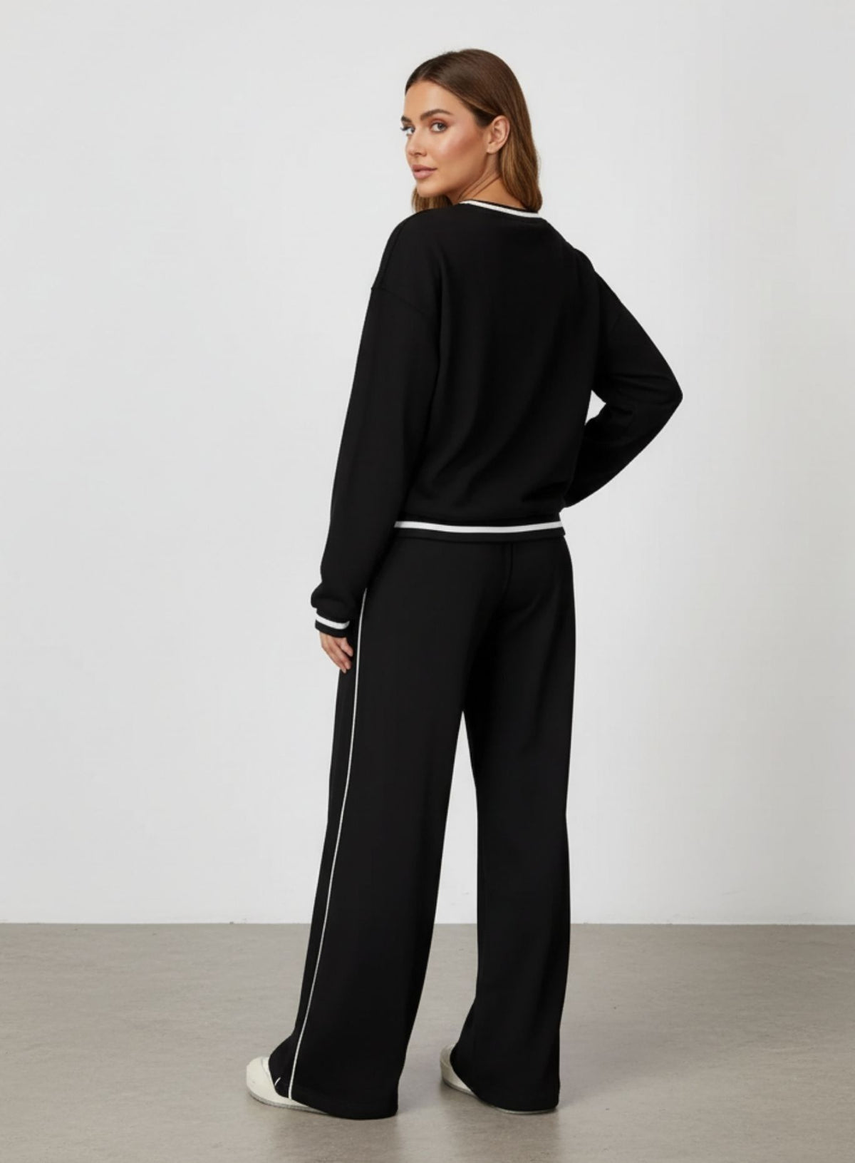 vector sportswear - Women’s casual loose fit sweater pullover