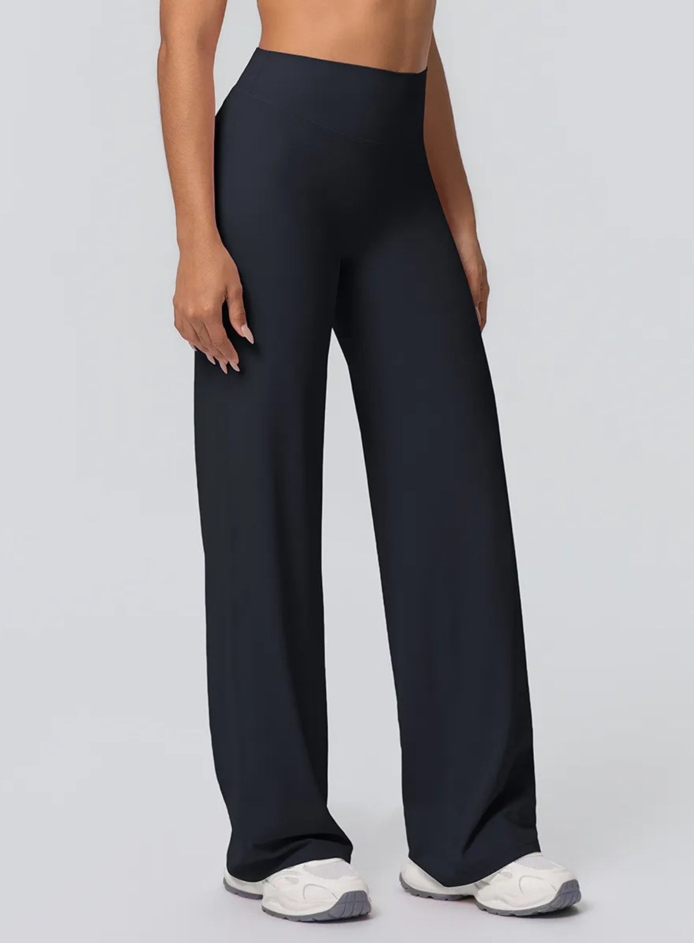 CloudFlow™ Flare Leggings - Black