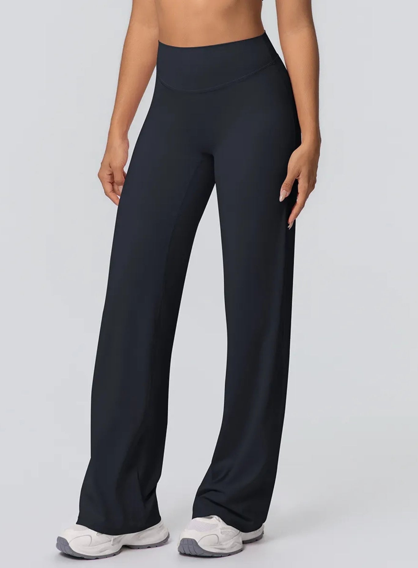 CloudFlow™ Flare Leggings - Black