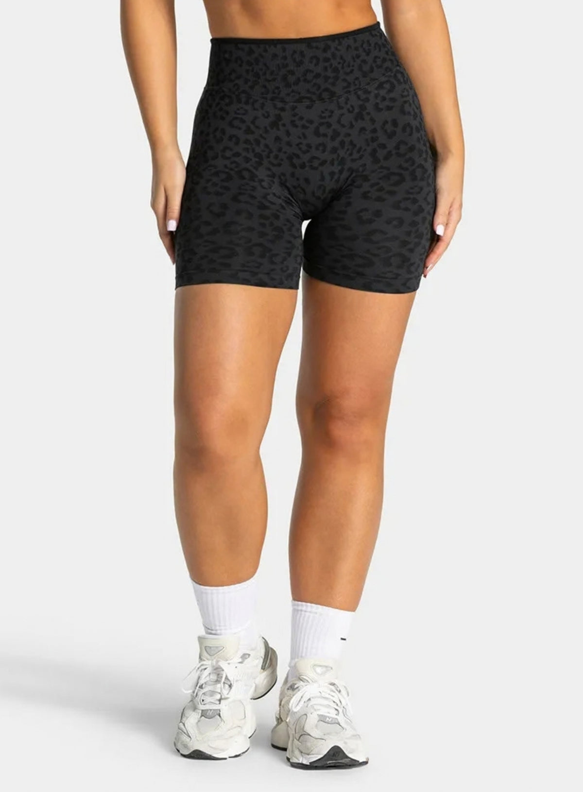 Leopard Scrunch Shorts - Black