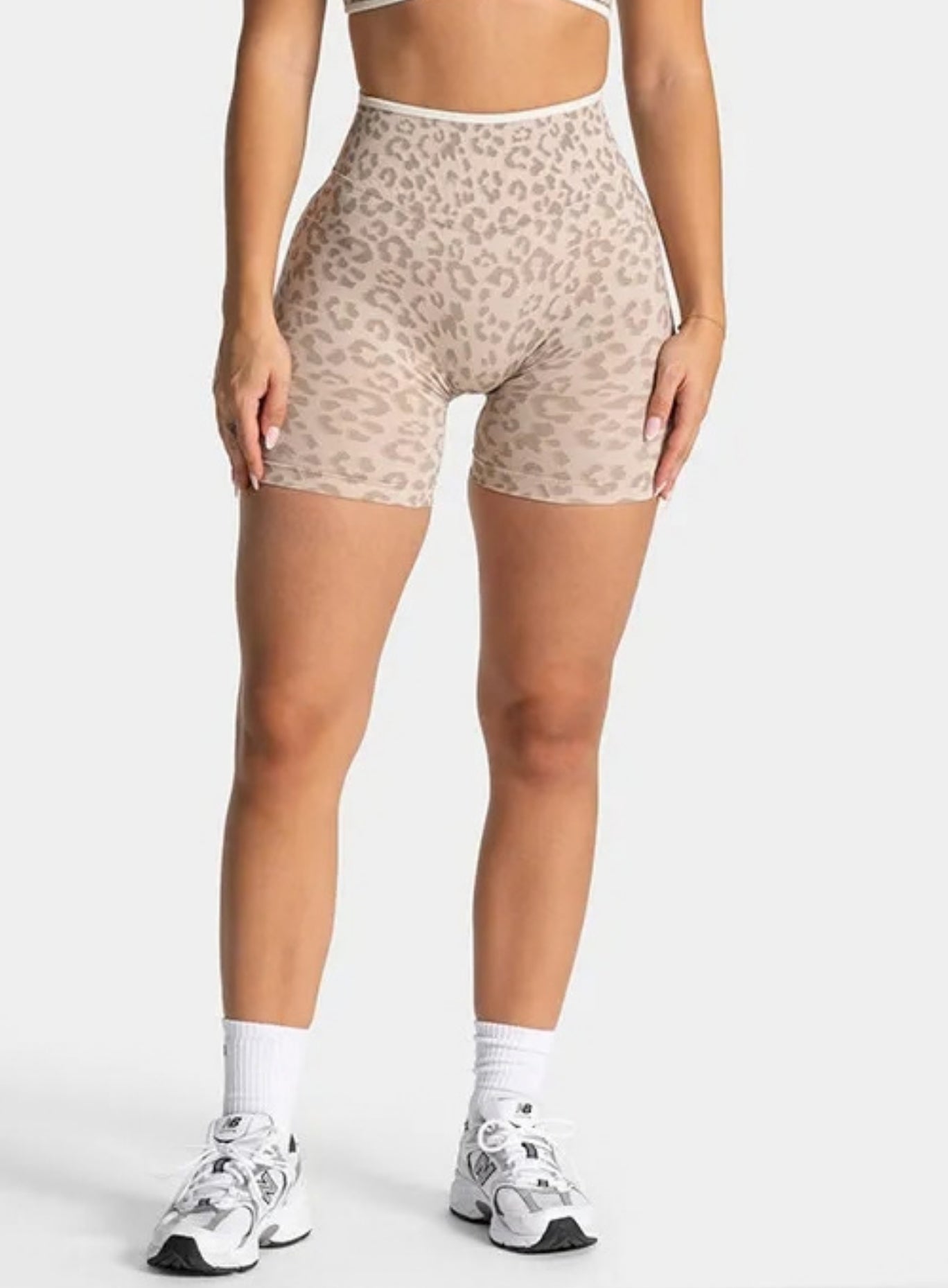 Leopard Scrunch Shorts - Cream