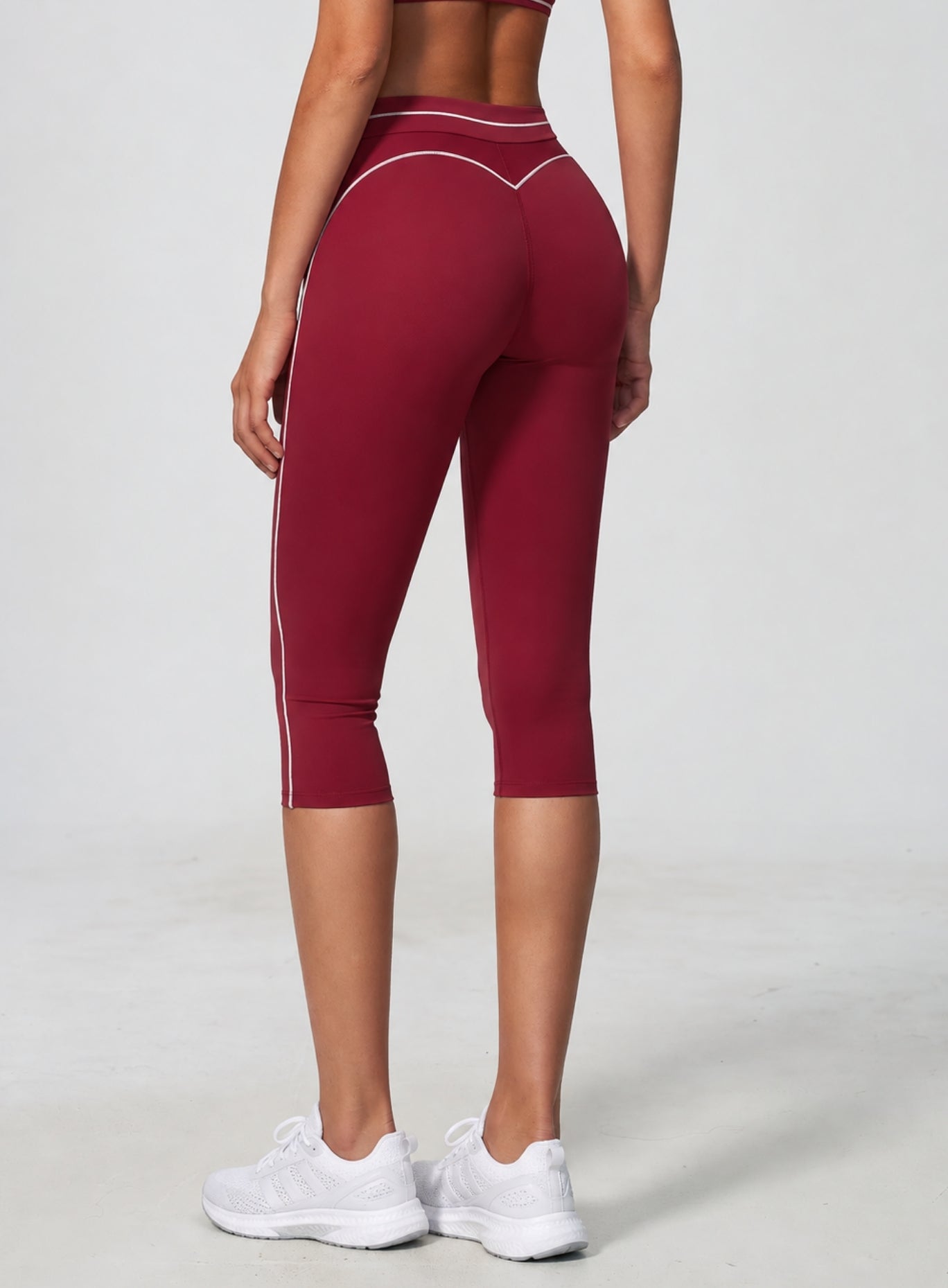 VELA™ Contour Capri Leggings - Burgundy