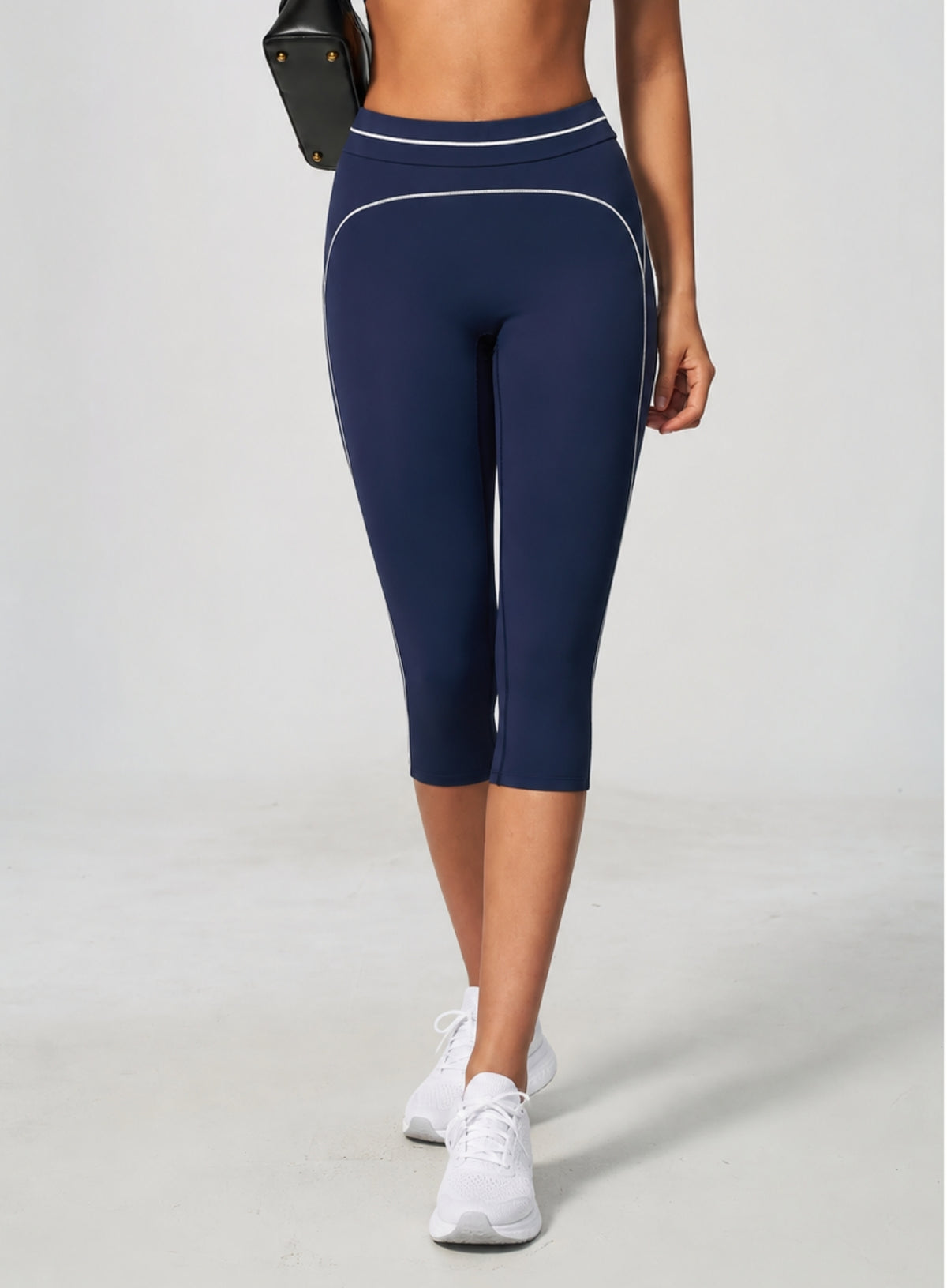 VELA™ Contour Capri Leggings - Navy Blue