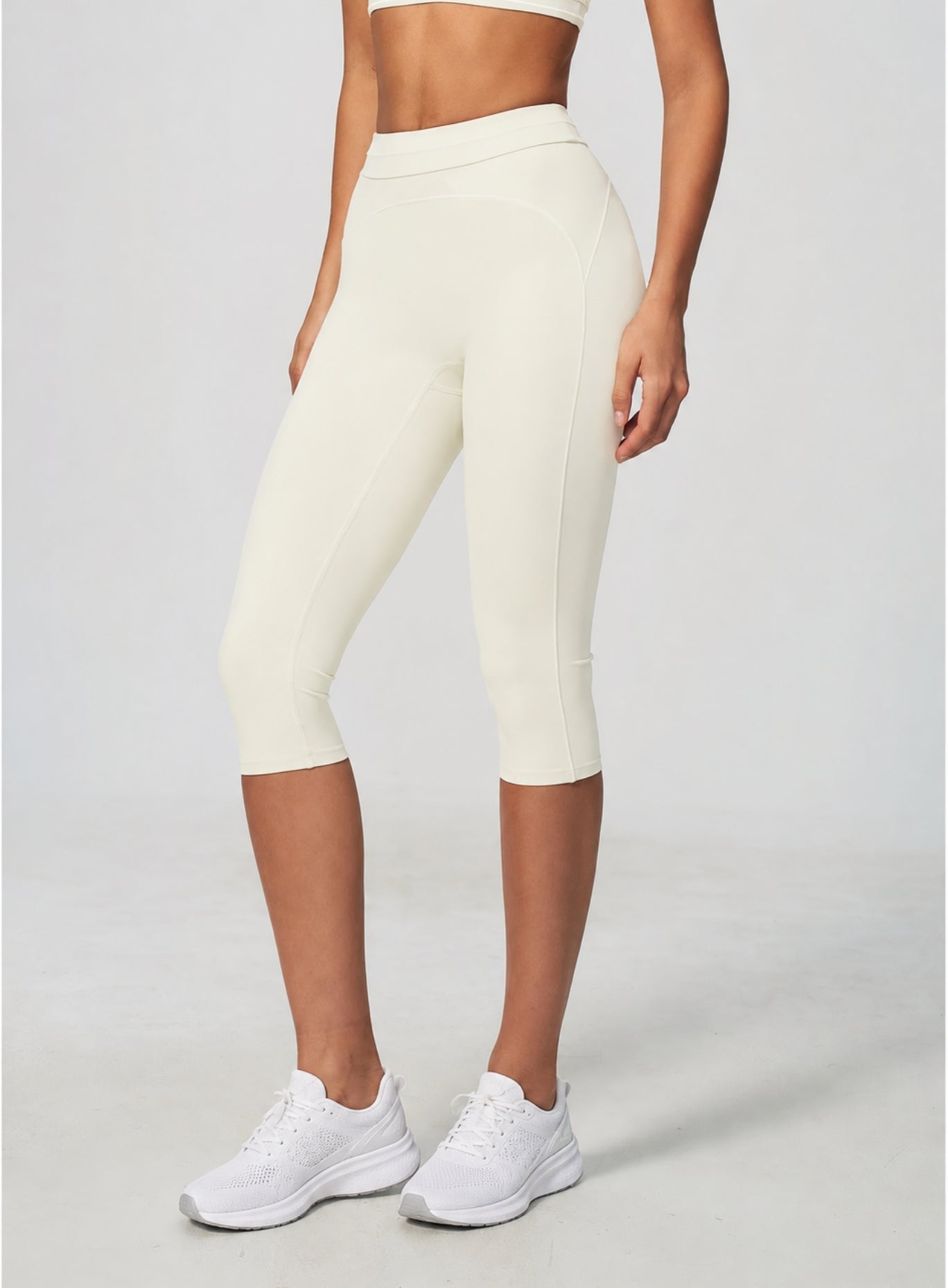 VELA™ Contour Capri Leggings - Warm Ivory
