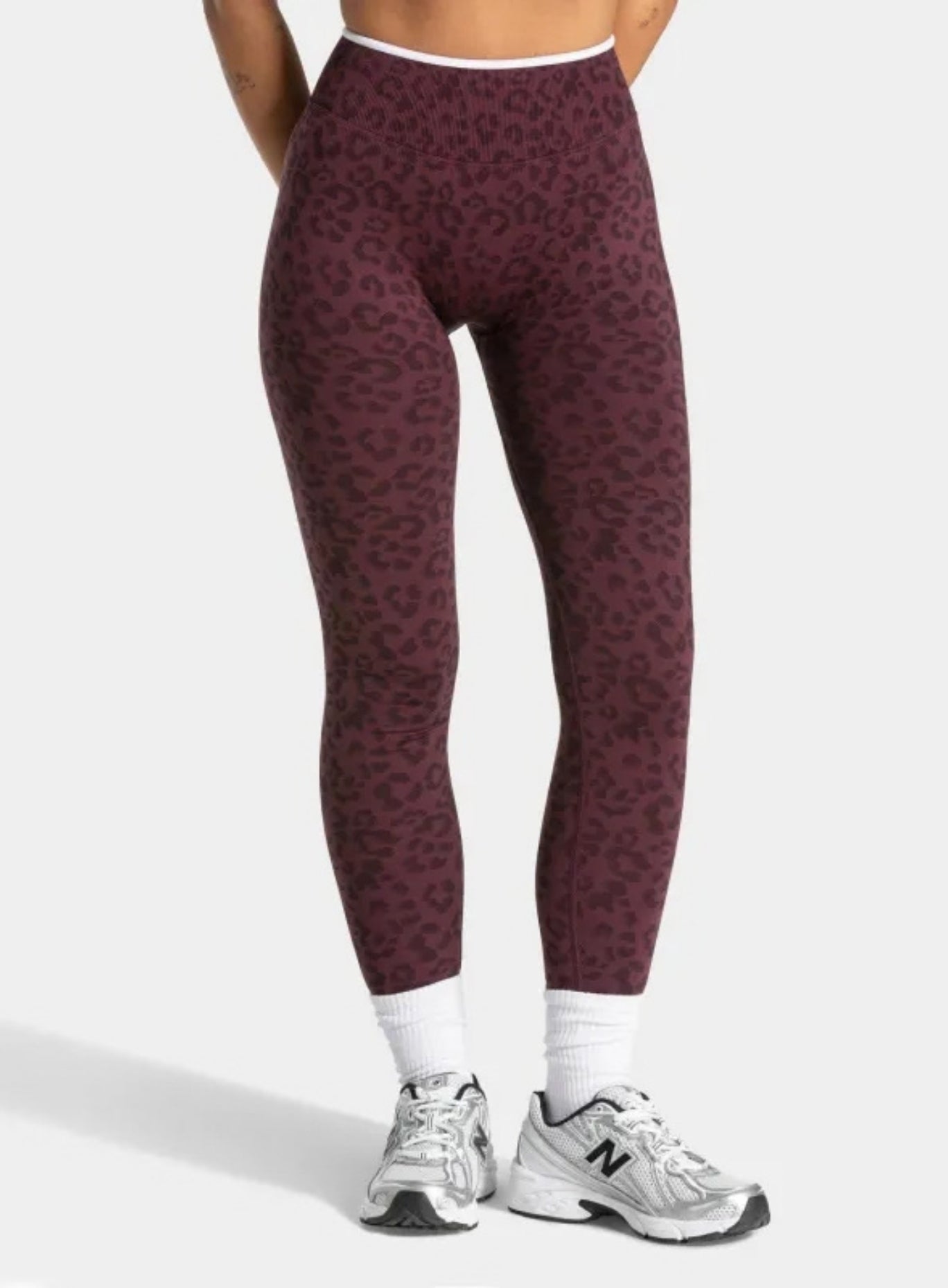 HydraFit Leopard Scrunch Leggings - Merlot
