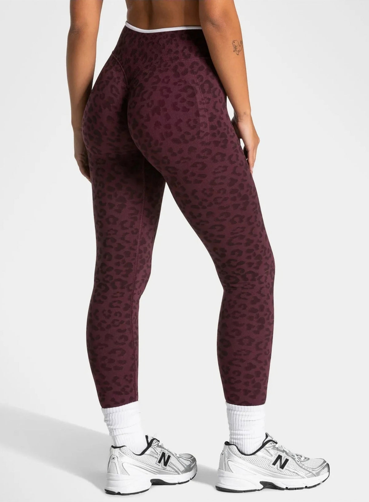 HydraFit Leopard Scrunch Leggings - Merlot