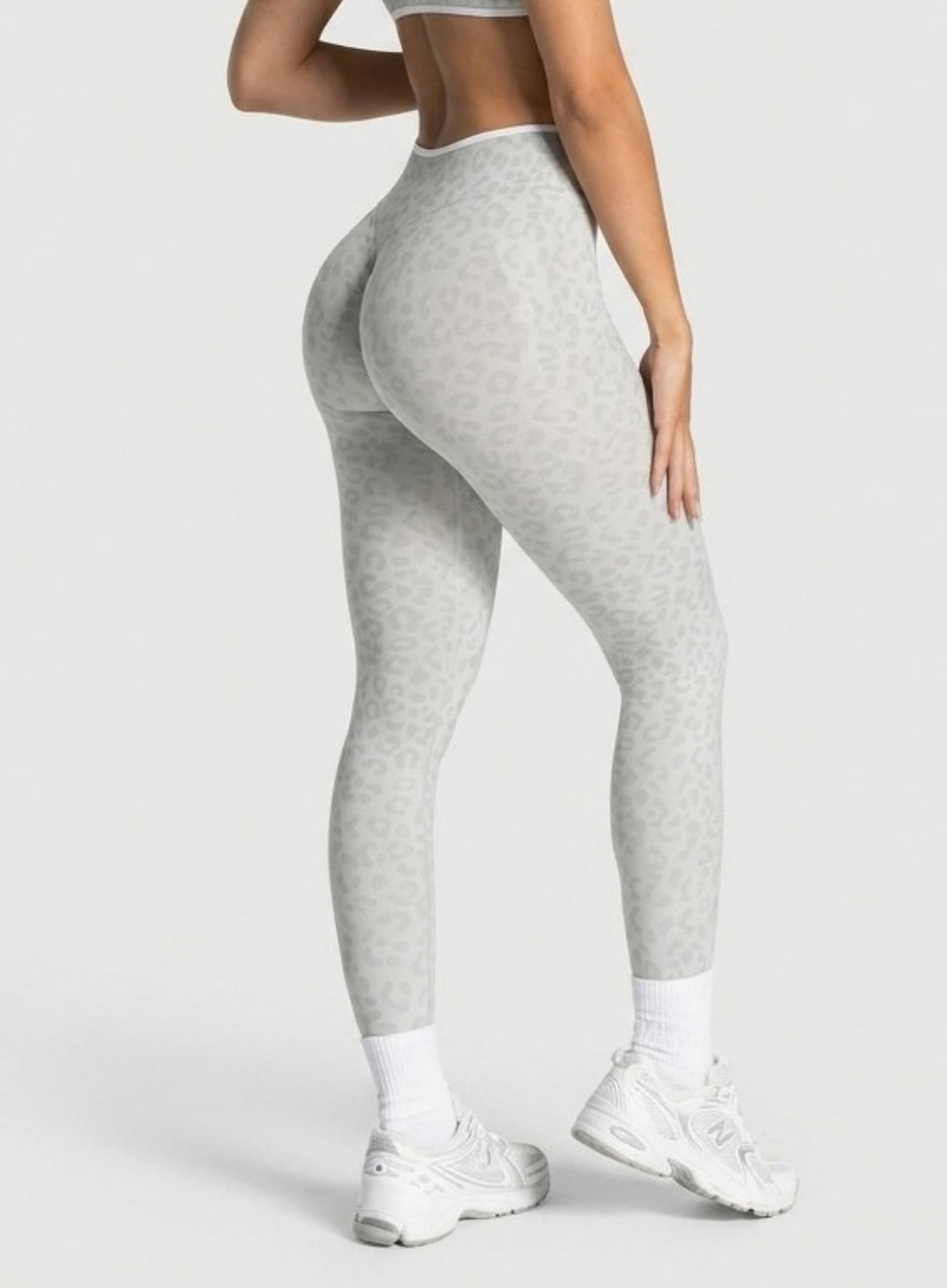 HydraFit Leopard Scrunch Leggings - Silver Gray