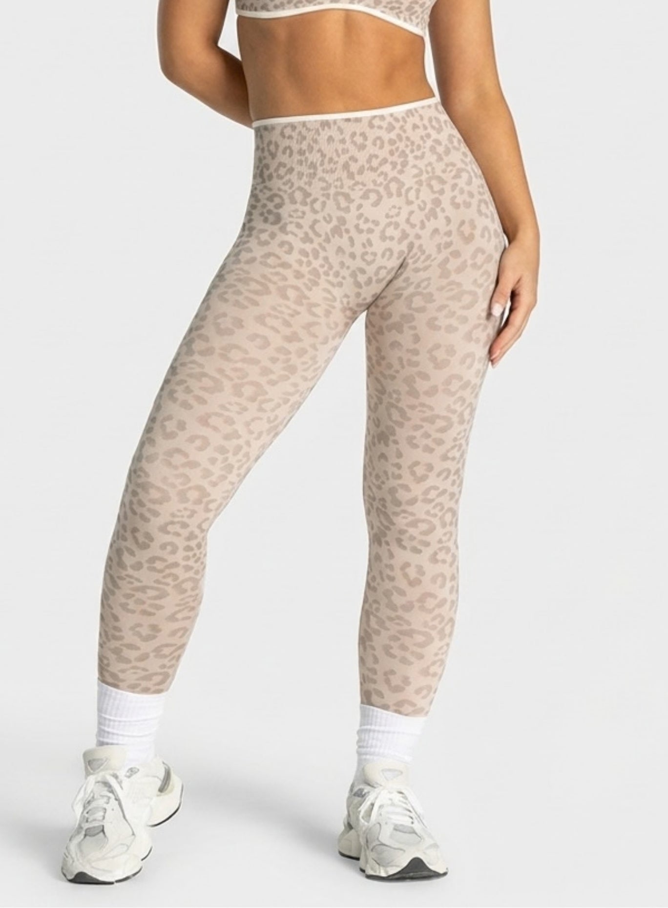 HydraFit Leopard Scrunch Leggings - Cream Secondary image