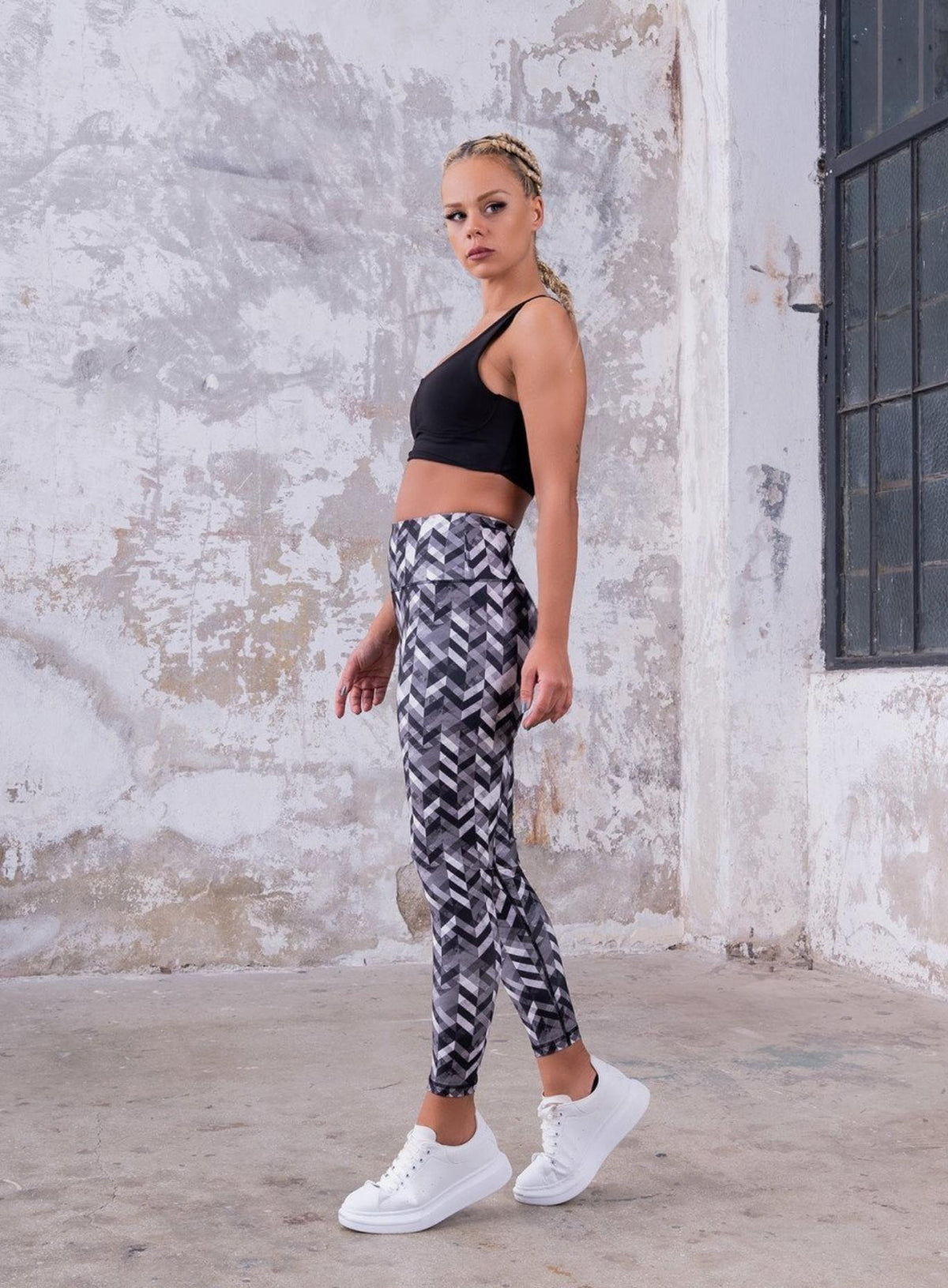 ARTEMES - STYLISH STRIDES LEGGING