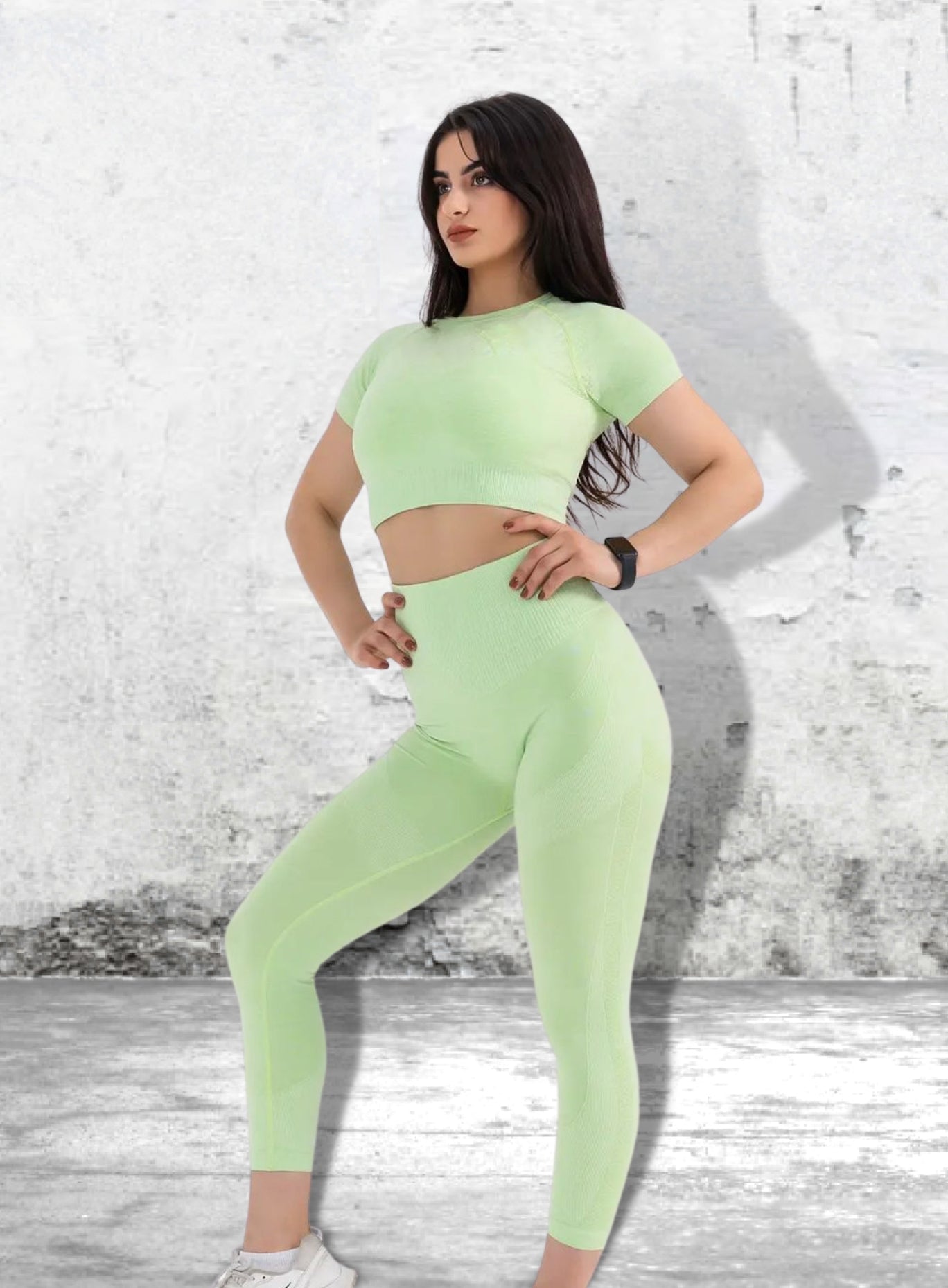 HERA - HYDRAFIT SEAMLESS SHORT SLEEVES - PISTACHIO GREEN