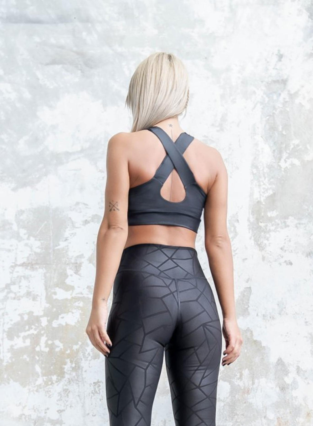 HERA - CHIC CHAPS HELIX SPORTS BRA - BLACK - VECTOR SPORTSWEAR