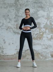 THRUD - FORM-FITTING LEGGING - BLACK AND WHITE